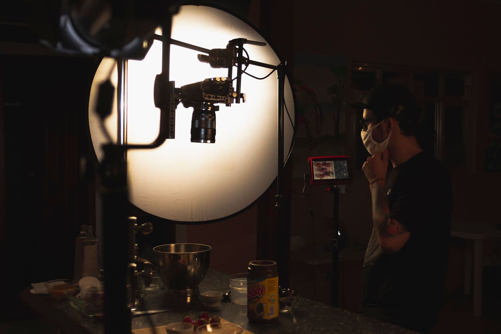 Camera and lighting setup for product video production
